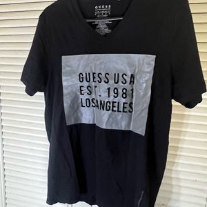 Men’s guess v neck